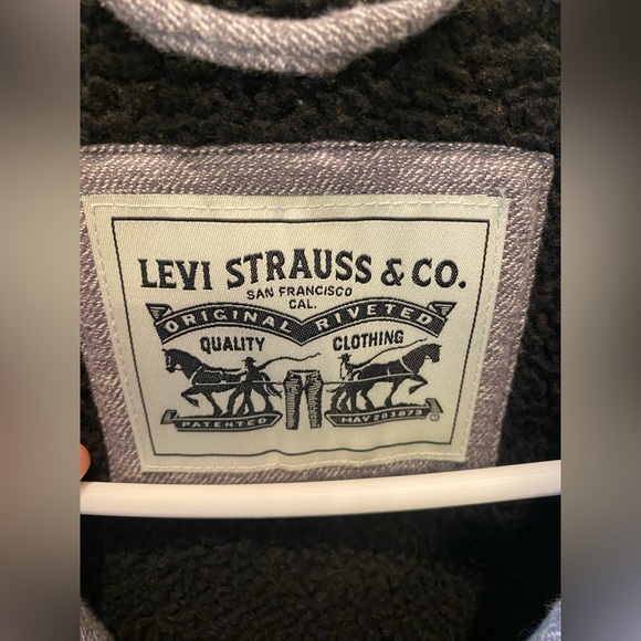 Levi’s Fur jacket - Picture 4 of 6